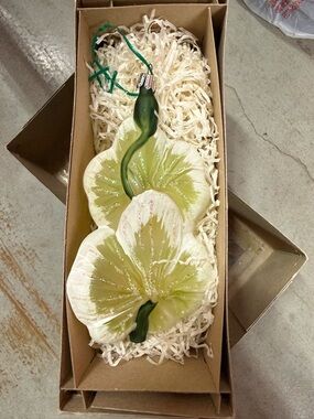 Pre-owned vintage Smith & Hawken blown glass Orchid ornament made in Germany.